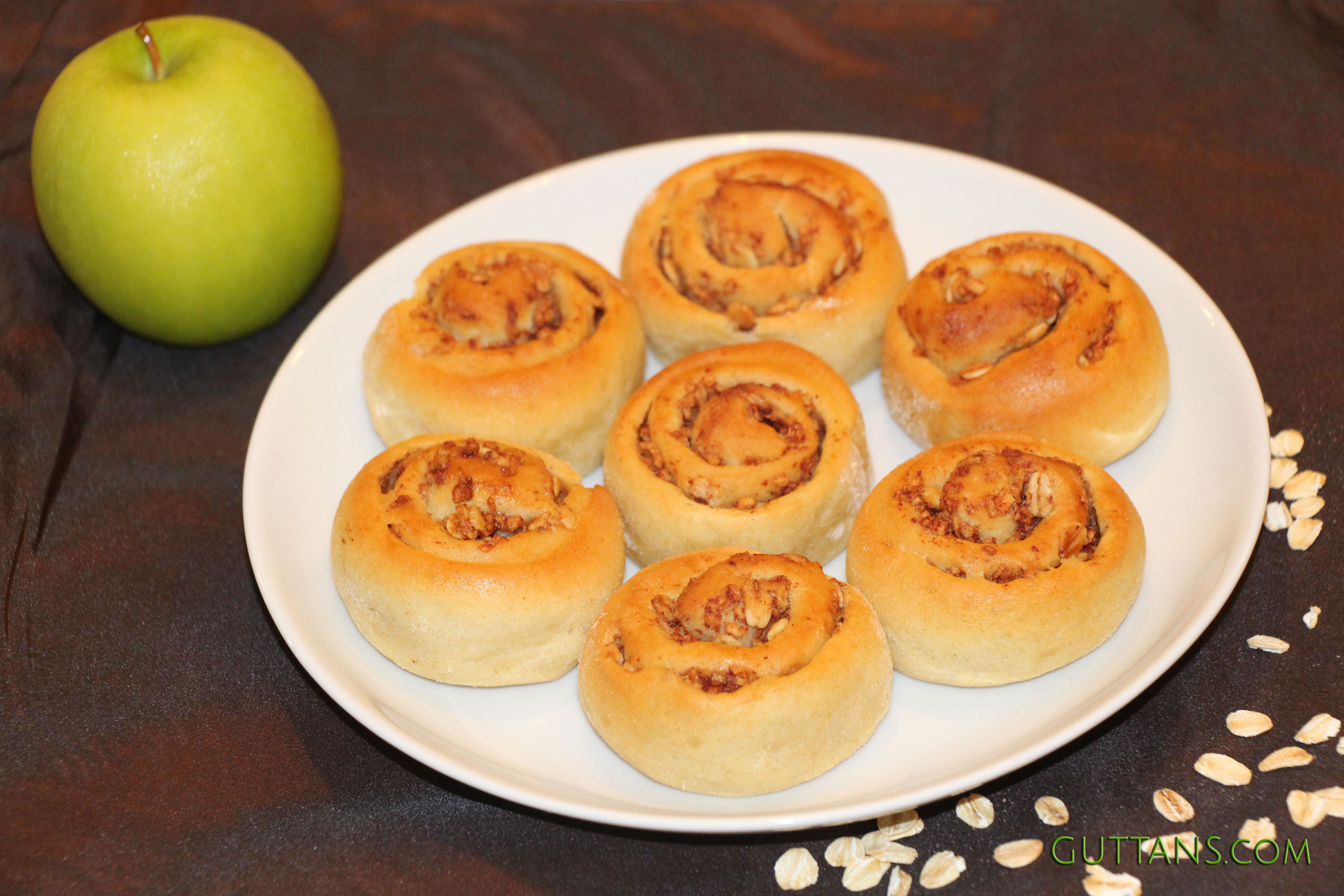 Apple Cinnamon Oats Swirls